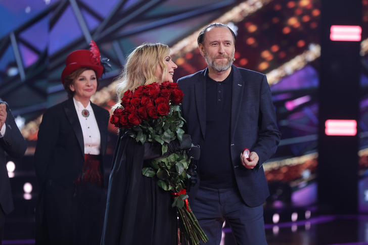 Звезду «Суперстар» Алену Иванцову позвали замуж спустя 29 лет знакомства прямо в финале шоу