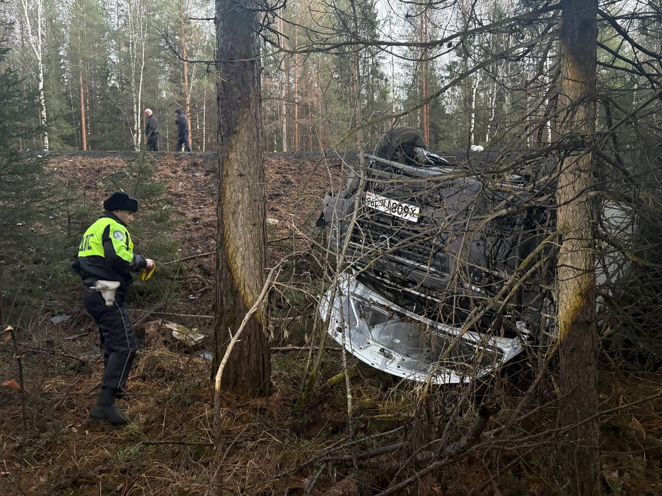 Два человека погибли в аварии с фурой на севере Свердловской области