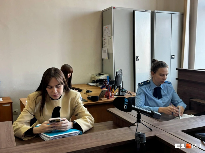Андрей Бурухин не смог присутствовать на заседании, потому что вместе с ребенком находится на лечении в Абхазии. Его интересы в суде представляет юрист | Источник: Анастасия Копыркина / E1.RU