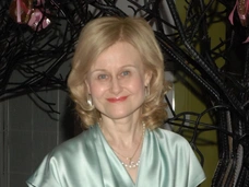 «У меня не поворачивалась шея, я не могла поднять ногу»: Дарья Донцова рассказала, как переживала смерть мужа
