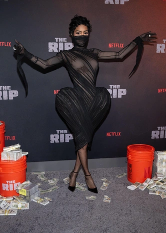 20 лучших выходов звезд в январе — от красных дорожек до стритстайла 20 лучших выходов звезд в январе — от красных дорожек до стритстайла