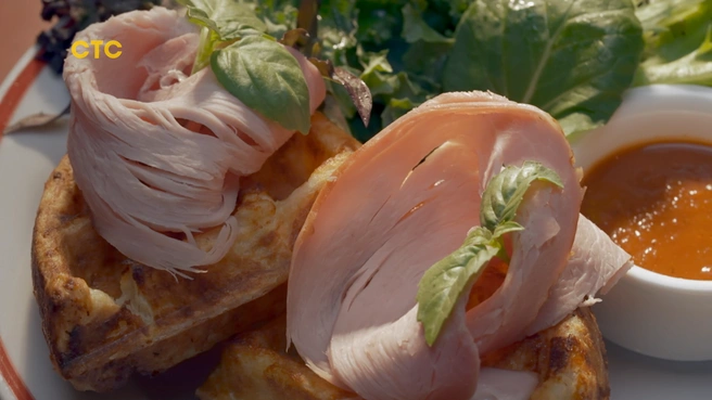 Блюда готовят из свежих кубанских продуктов | Источник: ctc.ru