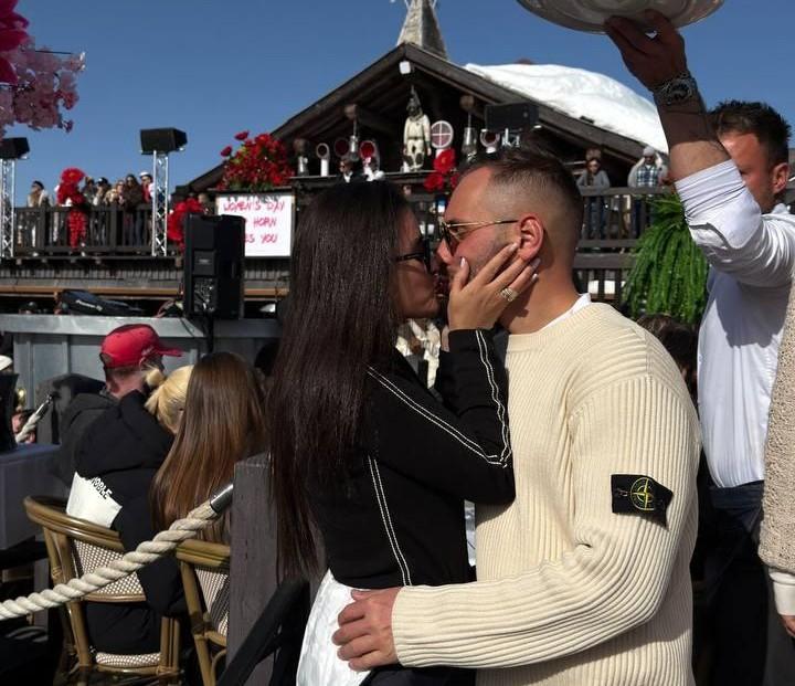 «Бизнес от эконома отличает лишь шторка!» Ксения Бородина пожаловалась на авиалинии и потерю багажа после отдыха с Николаем Сердюковым на горнолыжке в Европе