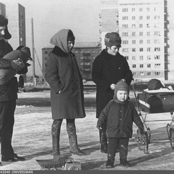 Все виды шапок на одном фото | Источник: pastvu.com