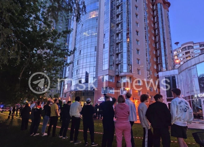 «В наш дом прилетело». Местные жители — об атаке БПЛА в Москве | www.fontanka.ru