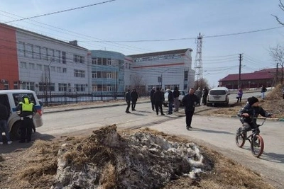 Две белые Toyota столкнулись в Невельске