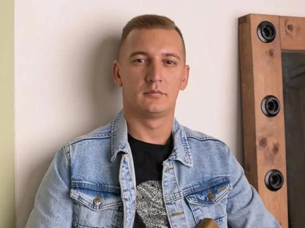 Певец Рамис Зинатуллин о переезде в Москву, хейте и дуэте с Лепсом: «Индустрия выплевывает тех, кто пришел за хайпом»