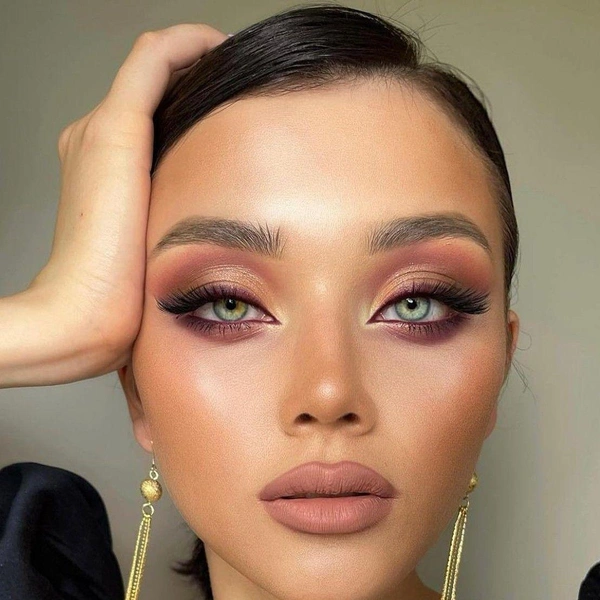 макияж на новый год 2026, новогодний макияж 2026, новогодний макияж, макияж на новый год, легкий макияж на новый год, какой макияж на новый год, новогодняя косметика | Источник: Pinterest