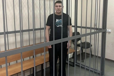 Охранник-нелегал сбрил бороду после выстрелов в ребенка