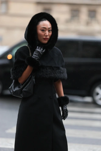 Меховые жилетки снова в тренде, но не те, что мы любили в нулевых Меховые жилетки снова в тренде, но не те, что мы любили в нулевых