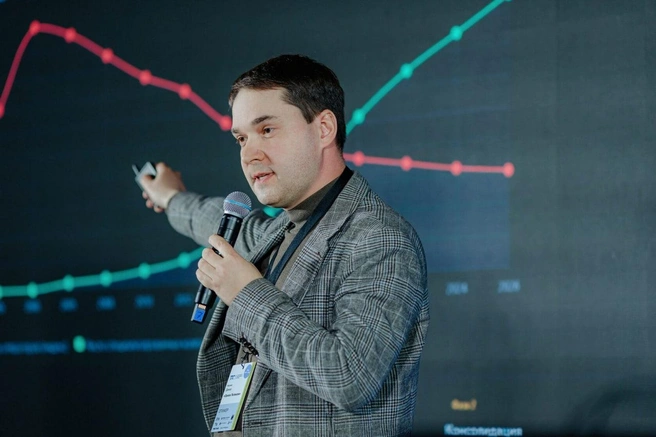 Денис Якунин советует считать любую переписку с нейросетью публикацией на весь интернет | Источник: orionnet.business/breakfast