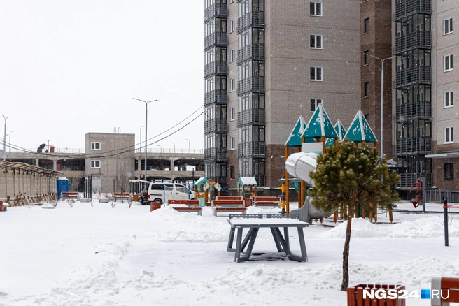 Рядом есть многоуровневая парковка, интересно, она будет платной? | Источник: Мария Ленц / NGS24.RU