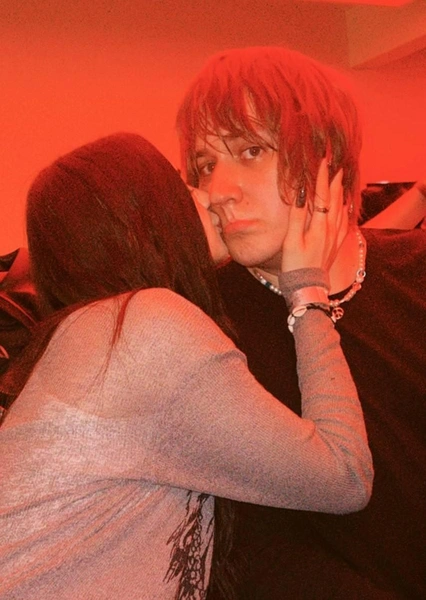 Виктория со своим парнем