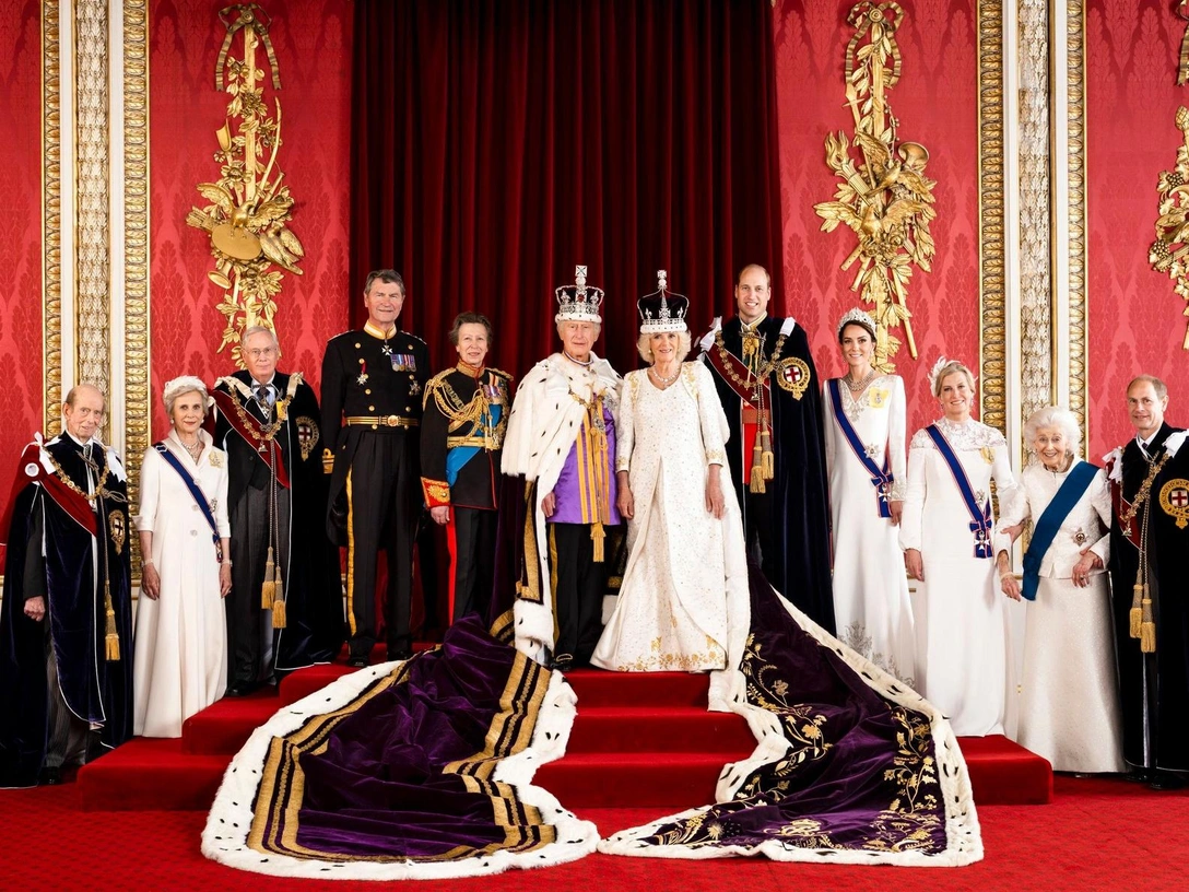 Коронационный портрет британских монархов | marieclaire.ru