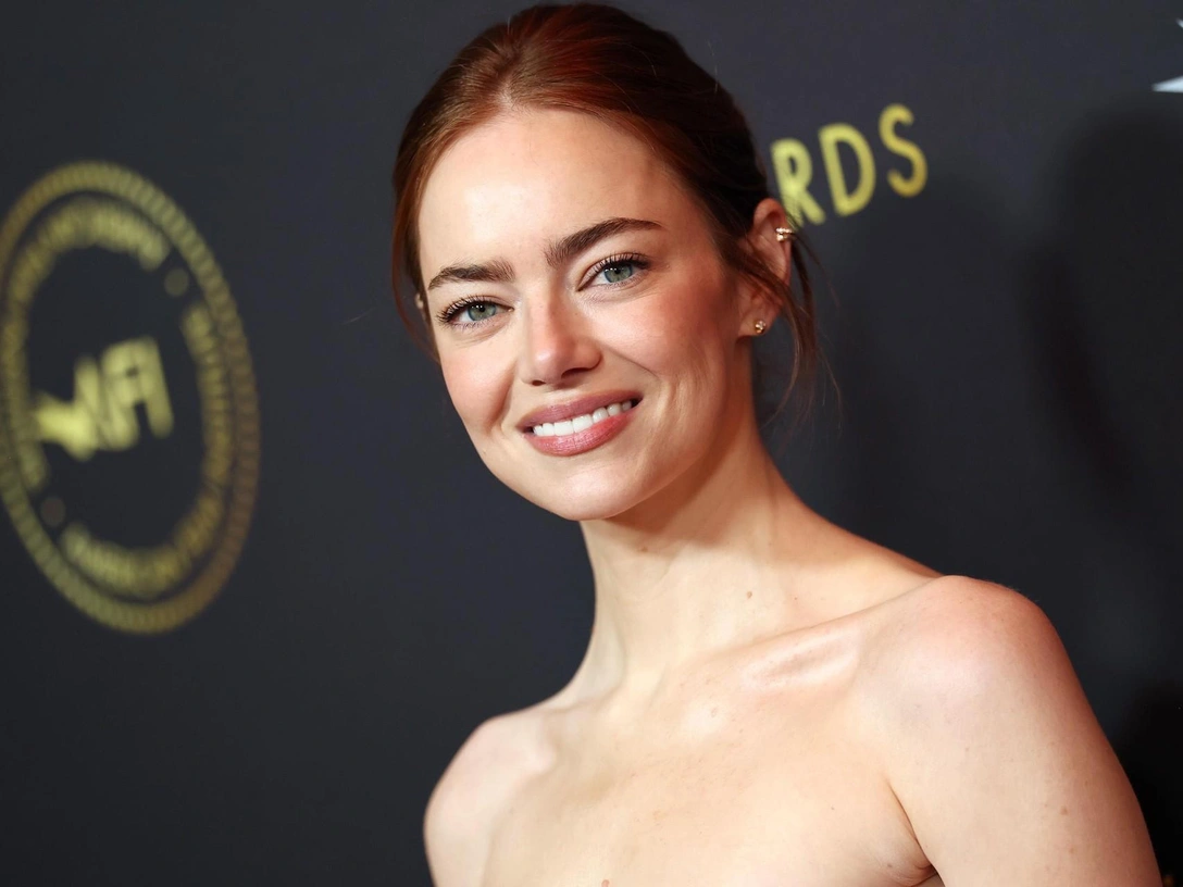 Эмма Стоун, Ариана Гранде, Джейкоб Элорди и другие звезды на AFI Awards 2026 | marieclaire.ru