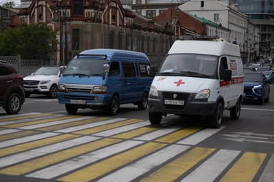 11-летняя девочка в тяжелом состоянии после наезда во Владивостоке