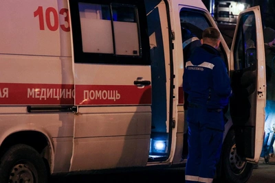 Прохожий избил водителя скорой помощи в Петербурге