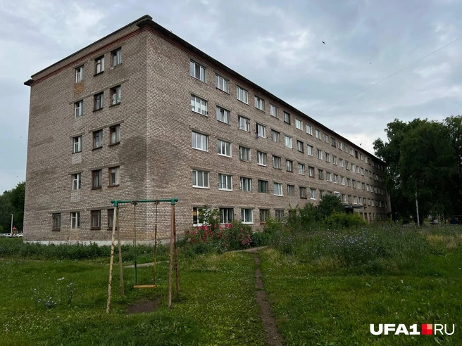 Общежитие, возле которого нашли ребенка | Источник: Андрей Бирюков / UFA1.RU