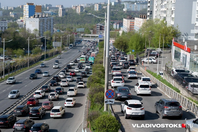 Некоторые боятся, что не довезут до дома купленное пиво | Источник: Елена Буйвол / VLADIVOSTOK1.RU