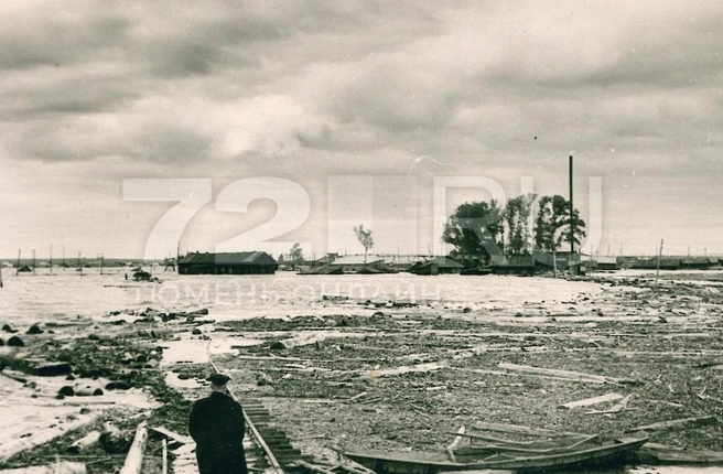 Ж/д путь к ДОК «Красный Октябрь» тоже утонул | Источник: читатель 72.RU 