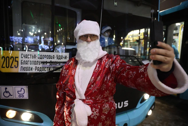 Рассказываем, как будет работать транспорт в новогодние каникулы | Источник: Сергей Михайличенко / FONTANKA.RU
