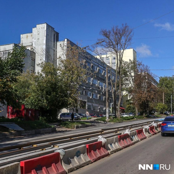 На отрезке между улицами Белинского и Кузнечихинской — одностороннее движение | Источник: Наталья Бурухина / NN.RU