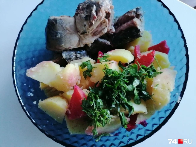 Говорят, синяя посуда уменьшает аппетит. Неправда | Источник: Дарья Милославская