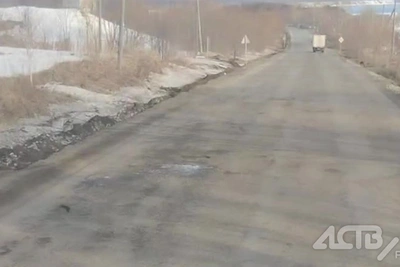 На федеральной трассе в Поронайском районе авто прыгают по кочкам