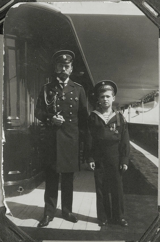 Николай II с сыном Алексеем | Источник: «Эпоха Николая II»