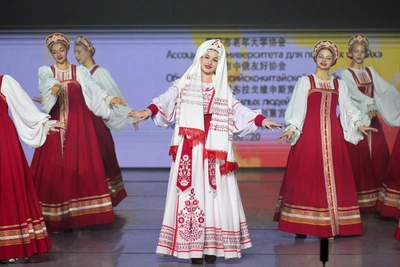 Благовещенцев зовут на бесплатный концерт с участием китайских артистов