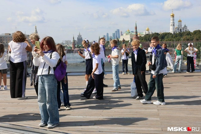 Погулять после школы привели отряд «Орлят России» | Источник: Артем Устюжанин / MSK1.RU