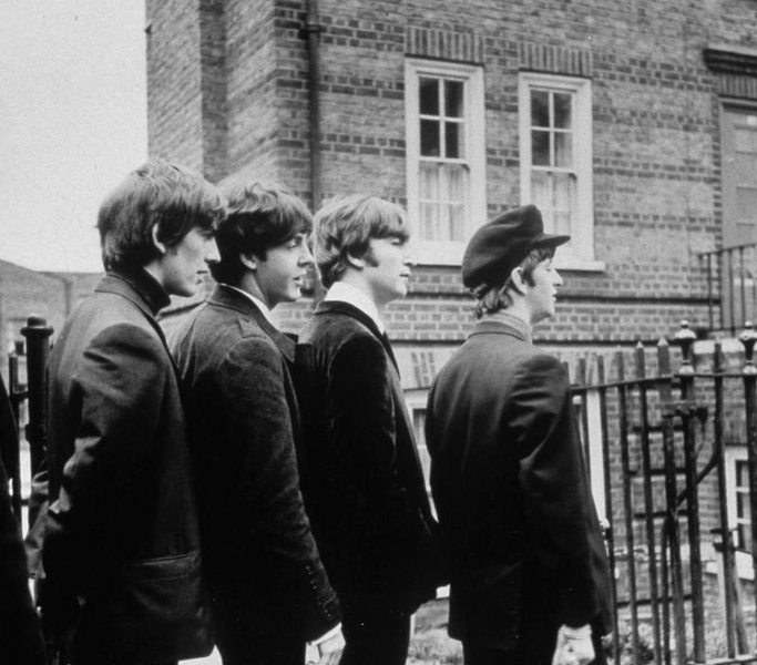 Олдскулы свело: об участниках The Beatles снимут сразу четыре фильма