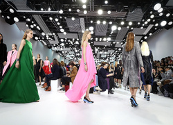 Christian Dior, Vivienne Westwood и Jean Paul Gaultier на Неделе моды в Париже.