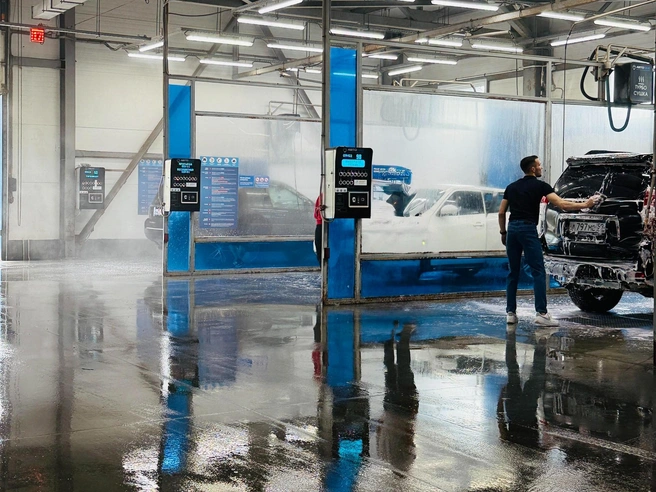 Автомойки работают по принципу самообслуживания | Источник: АВТОМОЁ