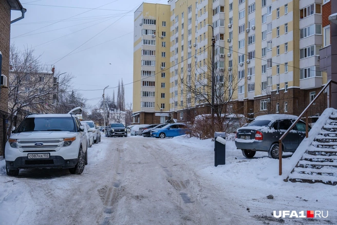 Колея во дворе | Источник: Булат Салихов