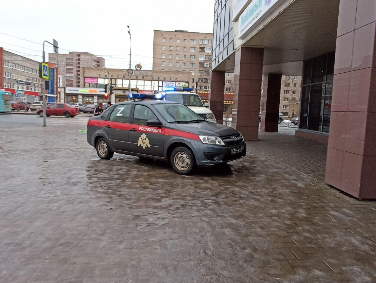 Пришел в фитнес клуб и выстрелил: как в Архангельске задержали мужчину с заряженным пистолетом