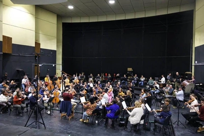Governor's Orchestra Takes Over Lenfilm Sound Atelier