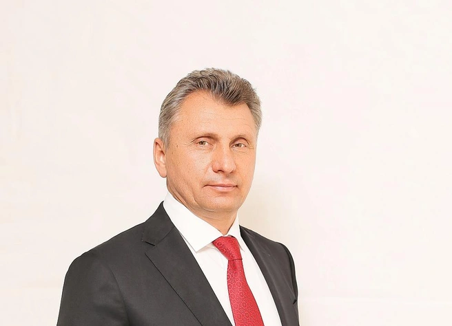 До этого Юров работал в приморской администрации, владивостокской мэрии и «ДЭК» | Источник: Sakhalinenergo.ru