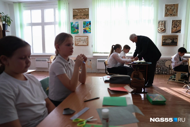 Дети занимаются творчеством | Источник: Евгений Софийчук / NGS55.RU