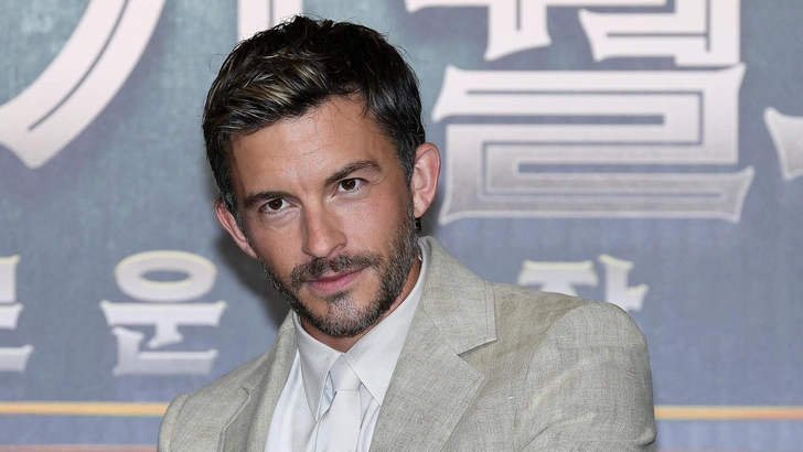 Актер Джонатан Бейли на премьере фильма «Мир юрского периода: Возрождение», 1 июля 2025 года | Источник: Han Myung-Gu/Getty Images