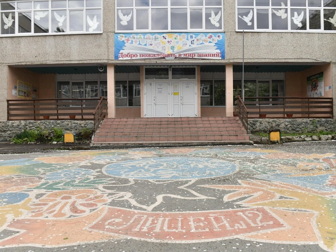 Женщина вместе с адвокатом обратились в прокуратуру | Источник: Артём Устюжанин / E1.RU
