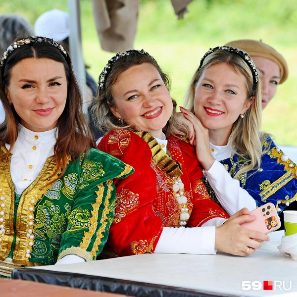 У актрис красивые костюмы | Источник: Ирина Тропина / 59.RU