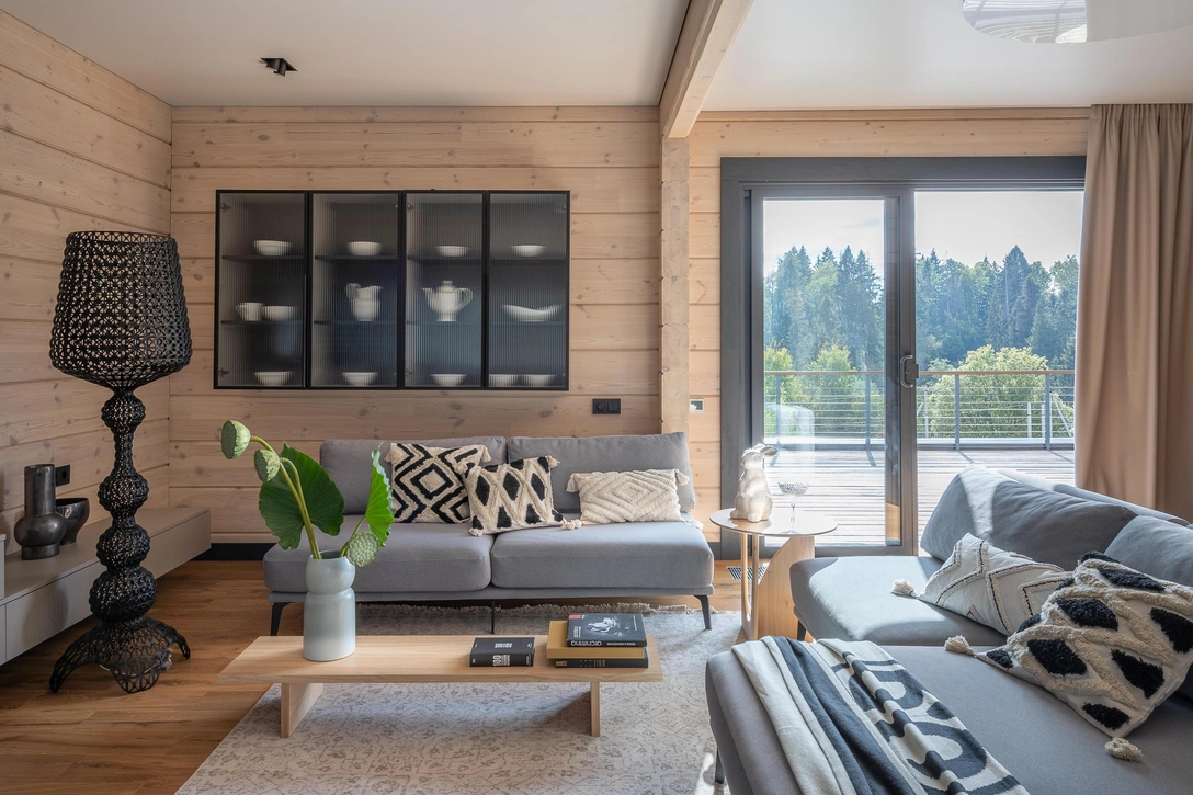 Навесные тумбы и витрины, «Артис». Приставной столик и лавка, Ferm Living. | Источник: Юлия Кирильчева. стиль: Мария Приворотская