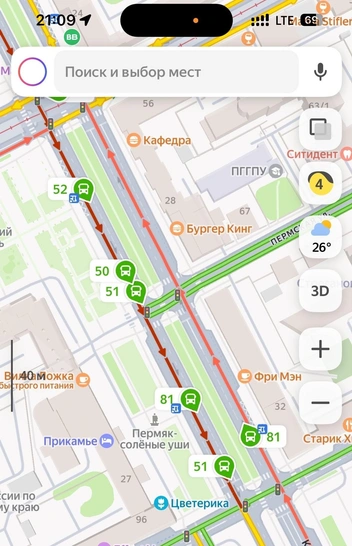 Пробка перекрасила участок Компроса в навигаторе в тёмный бордовый | Источник: «Яндекс Карты»