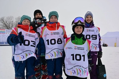 Сноукайтеры со всей России соревнуются на Галичском Заозерье