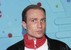 Что он творит! Роман Костомаров рассказал, как без ступней и пальцев рук водит машину