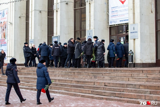 Гражданская панихида прошла в Доме культуры имени Добрынина  | Источник: Кирилл Поверинов / 76.RU