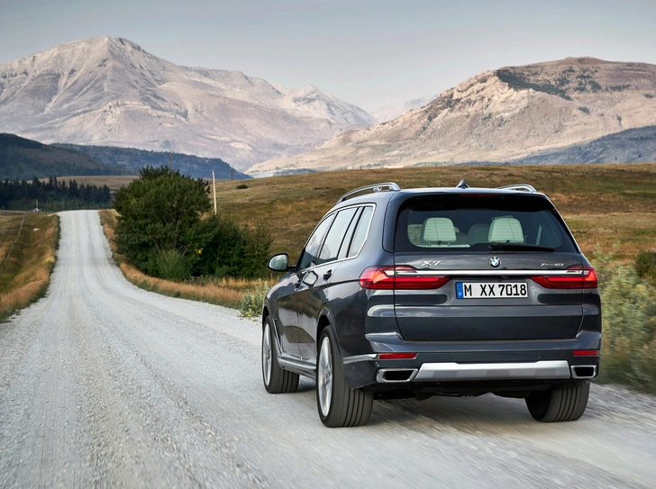 Восемь убойных фактов о BMW X7