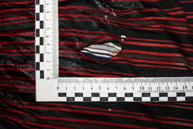 След на одежде от удара ножом | Источник: СУ СКР по Ярославской области