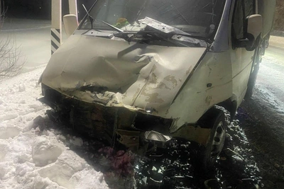 GAZelle and Granta collide, three injured